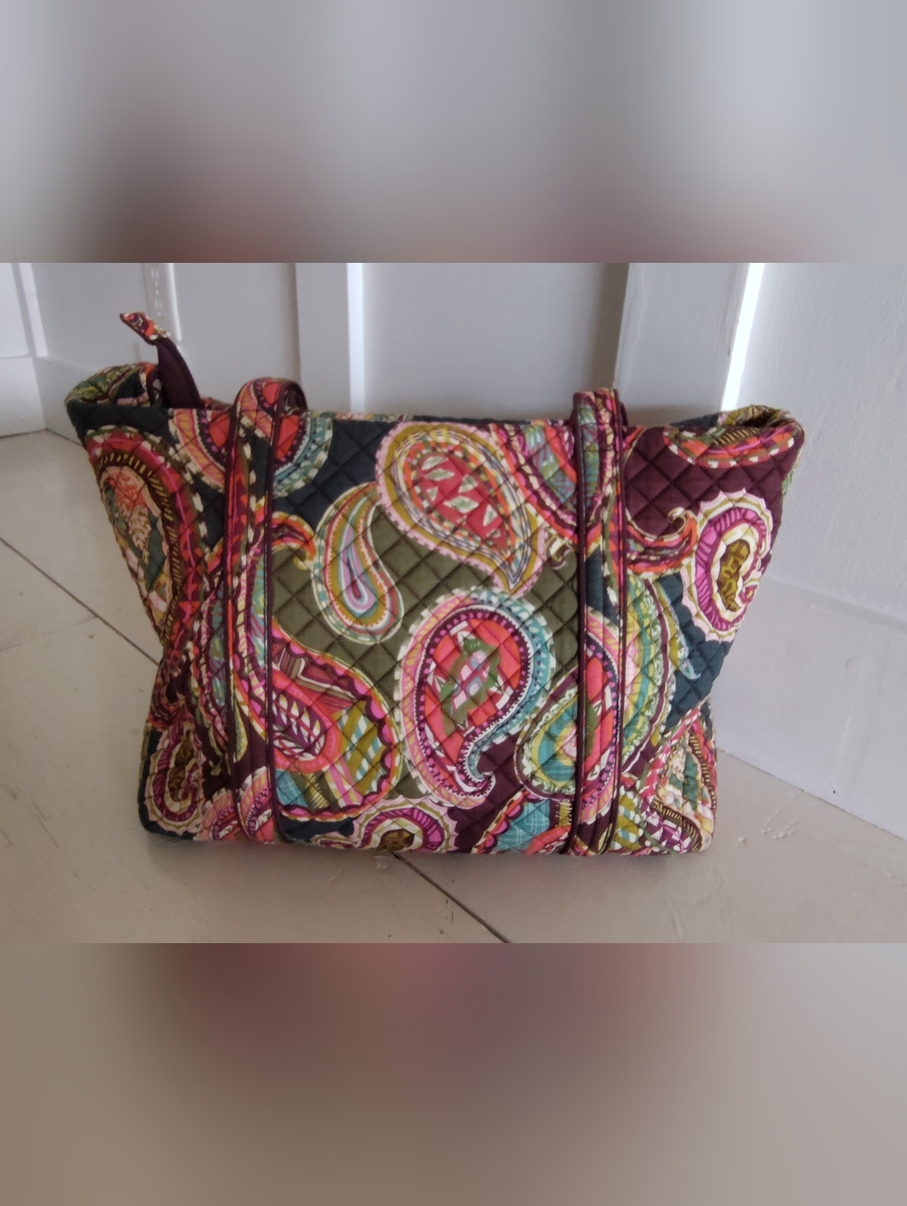 Vera Bradley Burgundy Coral Green Multi Paisley Quilted Weekend Tote ShoulderBag - Picture 2 of 8